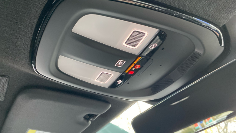 Volvo XC40 2.0 B3P Plus Dark 5dr Auto Petrol Estate